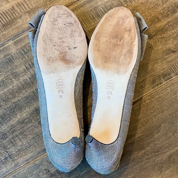 Vaneli Platinum Metallic Kitten Heel Pump Size 9.5 - Picture 10 of 12